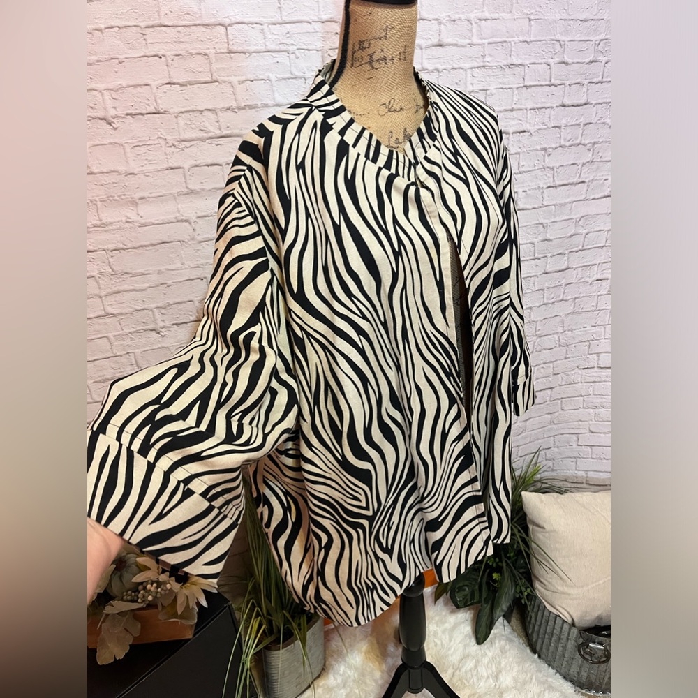 Ladies Maggie Barnes 4x zebra print jacket